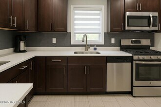 47 Hilltop Rd in West Long Branch, NJ - Building Photo - Building Photo