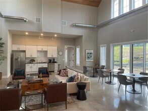 5380 Robinwood Ct in Chaska, MN - Building Photo - Building Photo