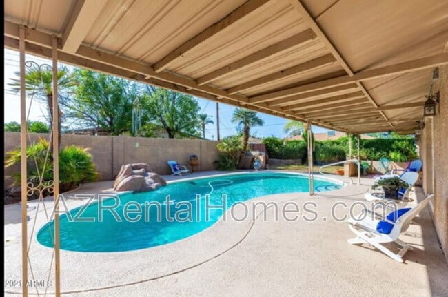 property at 3812 S Newberry Rd