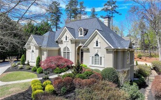 6745 Laurel Oak Dr in Suwanee, GA - Building Photo