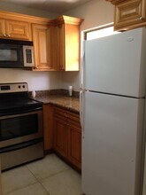 1447 Lake Crystal Dr in West Palm Beach, FL - Building Photo - Building Photo