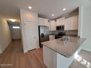 7652 Shadow Lake Dr in Panama City Beach, FL - Building Photo - Building Photo