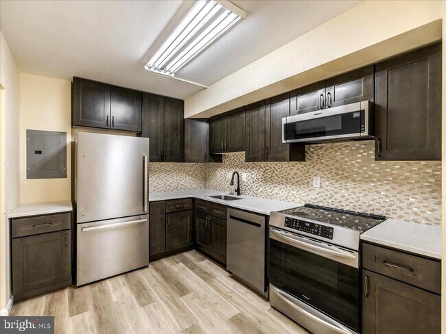property at 1575 W Street Rd