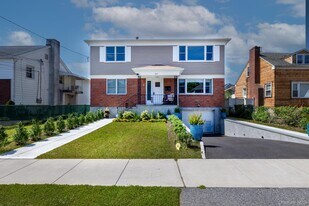 107 Woodside Ave in Harrison, NY - Building Photo