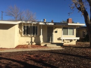 44258 4th St E in Lancaster, CA - Building Photo - Building Photo