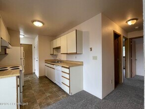 3560 W Dimond Blvd in Anchorage, AK - Building Photo - Building Photo
