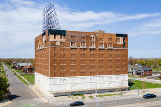 Winston Place Apartments in Detroit, MI - Foto de edificio - Building Photo