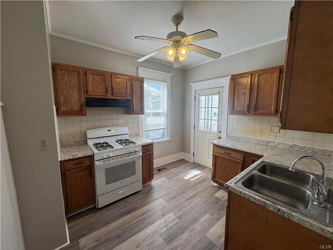 113 E Madison St in Easton, PA - Building Photo - Building Photo