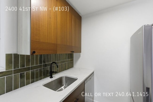 2400 41st St NW in Washington, DC - Building Photo - Building Photo