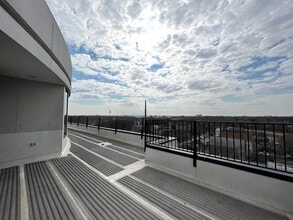 4810 N Lavergne Ave, Unit PENTHOUSE in Chicago, IL - Building Photo - Building Photo