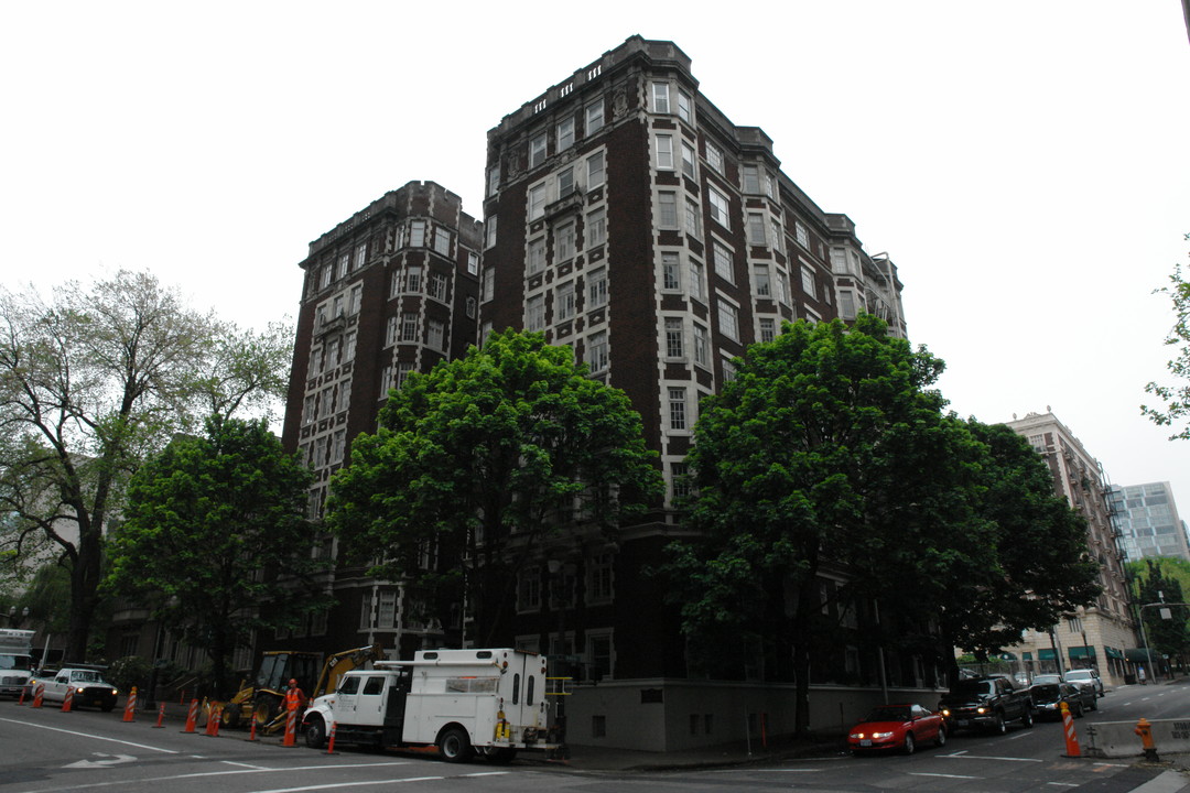 Ambassador Condominiums in Portland, OR - Foto de edificio