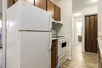 Parklane Gardens in Edmonton, AB - Building Photo - Building Photo