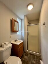 157 E Cottage St, Unit 3 in Boston, MA - Foto de edificio - Building Photo