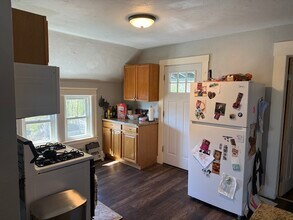 5 Arbor Vitae St in Worcester, MA - Building Photo - Building Photo