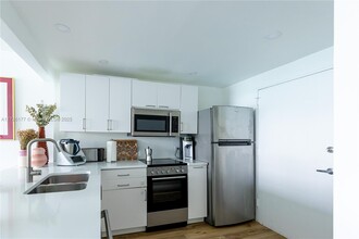 1228 West Ave, Unit 710 in Miami Beach, FL - Building Photo - Building Photo