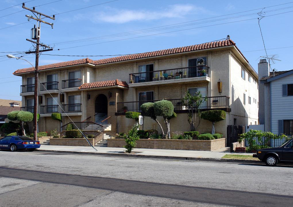 Corsican in Hawthorne, CA - Foto de edificio