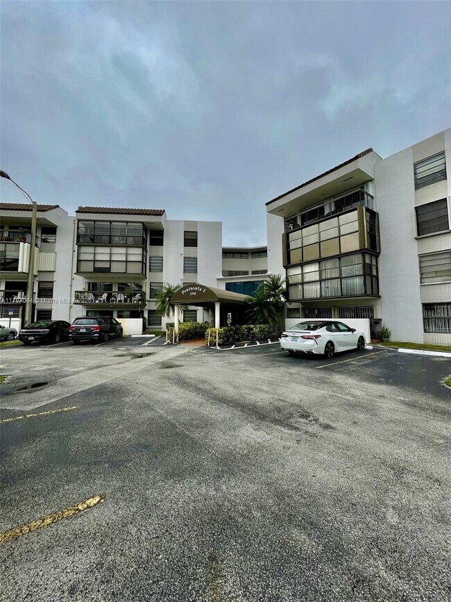1350 SW 122nd Ave in Miami, FL - Building Photo - Building Photo