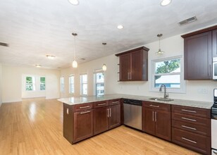 49 Hersom St, Unit 49 in Watertown, MA - Building Photo - Building Photo