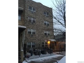 2561 Cruger Ave Apartments