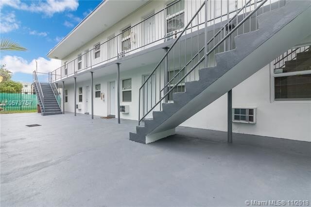 1245 NW 60th St-Unit -4 in Miami, FL - Foto de edificio