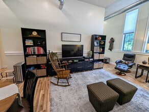 352 Manchaug Rd in Sutton, MA - Building Photo - Building Photo