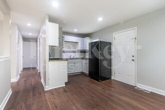 3147 Keswick Rd in Indianapolis, IN - Foto de edificio - Building Photo