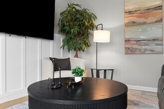 55 Hollywood Ct, Unit SI ID1032368P in Mount Clemens, MI - Foto de edificio - Building Photo