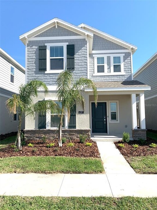 6391 Blissful St in Clermont, FL - Foto de edificio