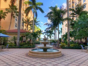 1803 N Flagler Dr-Unit -201 in West Palm Beach, FL - Building Photo - Building Photo