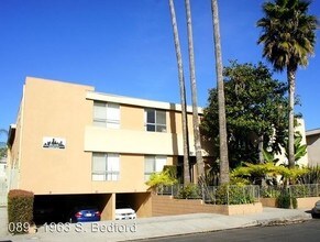 1963 S Bedford St in Los Angeles, CA - Building Photo - Interior Photo