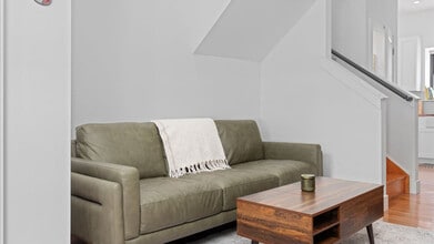 416 Sepviva St in Philadelphia, PA - Building Photo - Building Photo