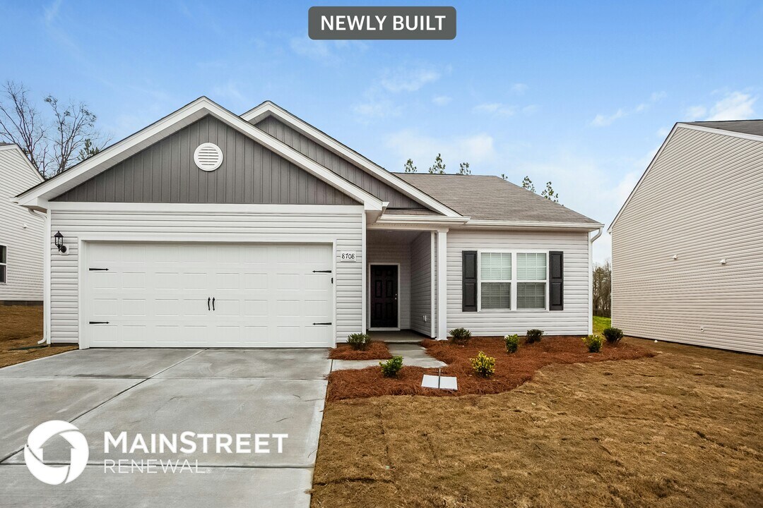 8708 Highgate Dr in Charlotte, NC - Building Photo