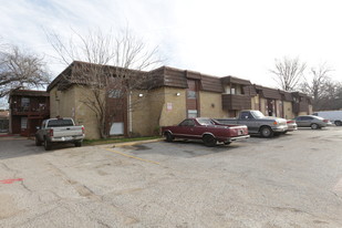 The Fig Tree Apartments in Dallas, TX - Building Photo