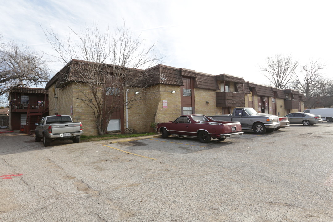 The Fig Tree Apartments in Dallas, TX - Building Photo