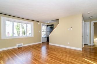 7 Ferndale Rd in Natick, MA - Foto de edificio - Building Photo