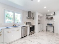 225 5th Ave S in Naples, FL - Building Photo - Building Photo