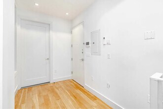 223 E 96th St in New York, NY - Building Photo - Building Photo