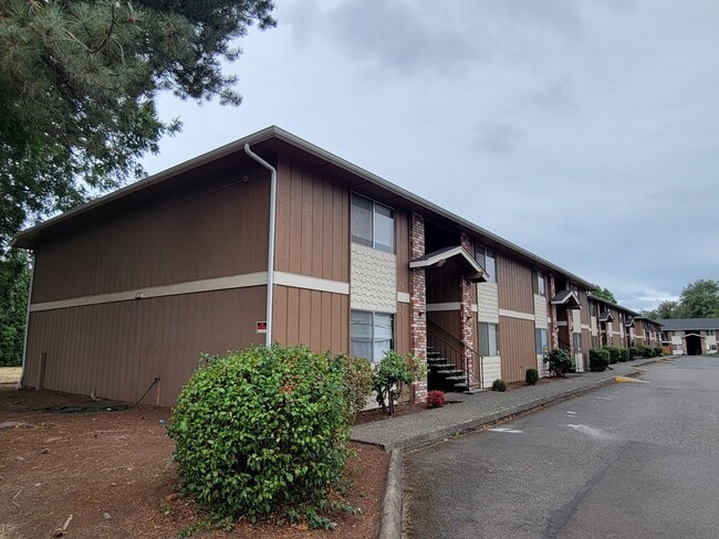 Chandelle Apartments in Salem, OR - Building Photo - Building Photo