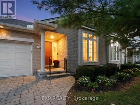 3241 Montrose Rd in Niagara Falls, ON - Building Photo