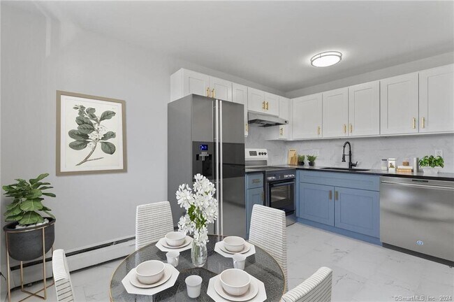 280 Collins St, Unit 313 in Hartford, CT - Foto de edificio - Building Photo