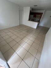 10452 NW 8th St, Unit 202 in Pembroke Pines, FL - Building Photo - Building Photo