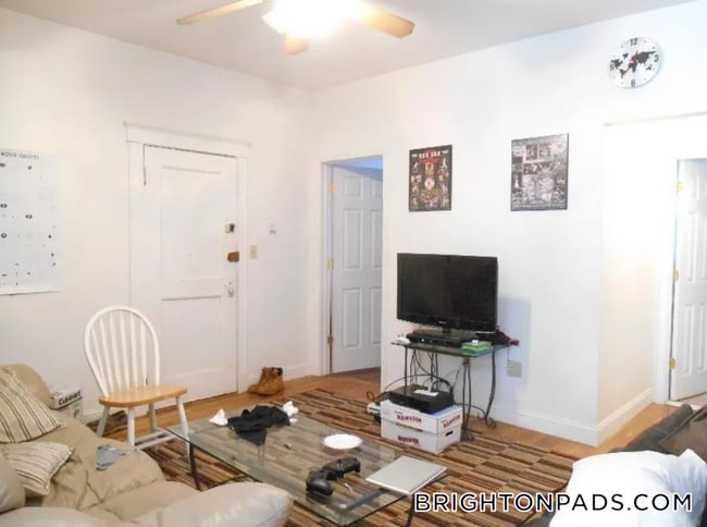 23 Cummings Rd, Unit 3 in Boston, MA - Building Photo - Building Photo