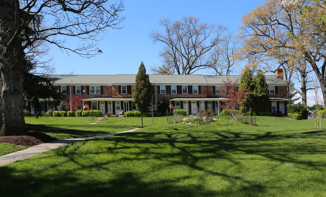 Village Green Condominium in Rockville, MD - Building Photo - Building Photo