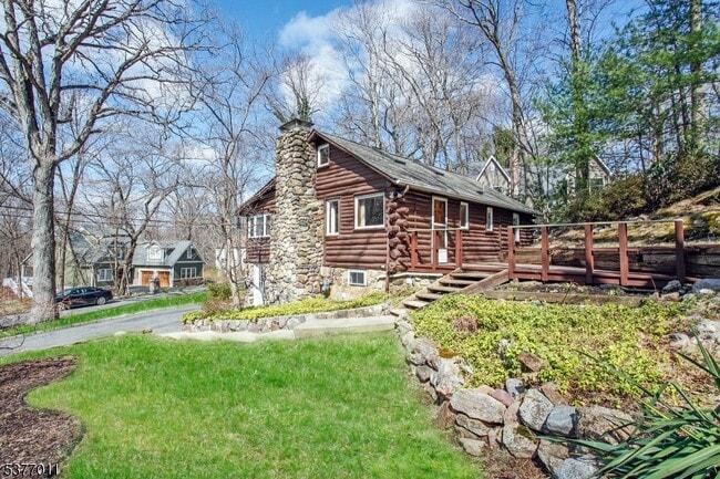 3 Toboggan Trail in Kinnelon, NJ - Building Photo - Building Photo