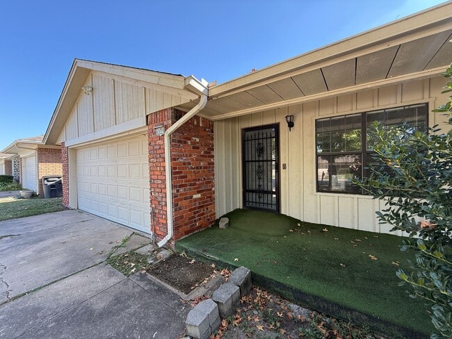 6914 E 46th Pl