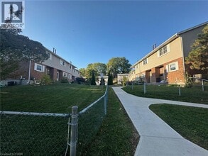 440 Pioneer Dr in Kitchener, ON - Building Photo - Building Photo