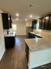 208 Allington Cir in Jarrell, TX - Building Photo - Building Photo