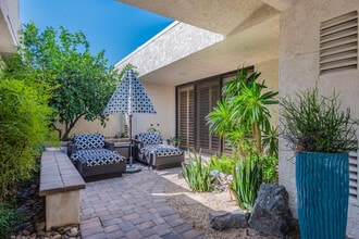 93 Columbia Dr in Rancho Mirage, CA - Building Photo - Building Photo