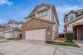 8918 Live Oak Grove Ln in Houston, TX - Foto de edificio - Building Photo