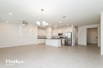 1228 Spokane Pt in Kissimmee, FL - Foto de edificio - Building Photo